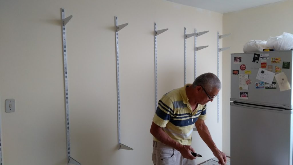 Instalador de estantes