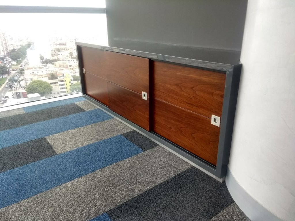Diseño de muebles empotrados para oficinas