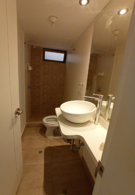 Baño remodelado en san Borja