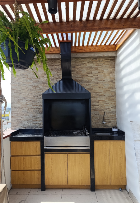 Campana piramidal con muros