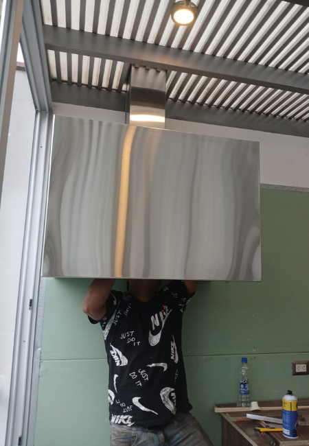 Instalación de campana rectangular 