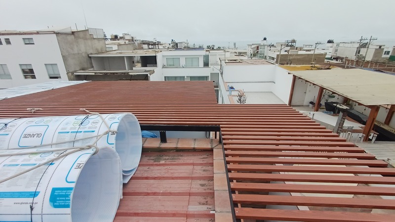 Policarbonato antes de instalarlo en  techo sol y sombra