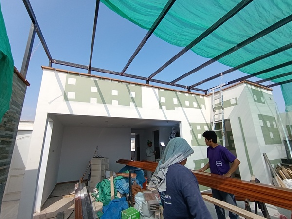 Instalación de sol y sombra de aluminio 