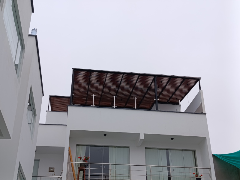 Sol y sombra de aluminio en terraza