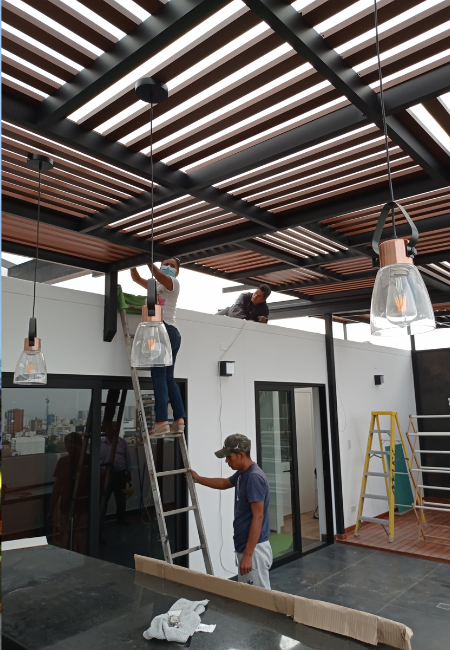 Instalación de sol y sombra tipo damero 