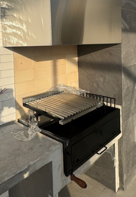 Parrilla de fierro con brasero