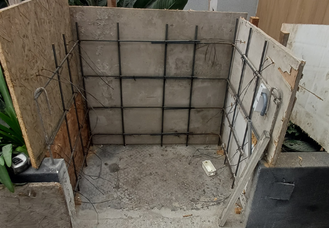 Patas de concreto con estructura de fierro