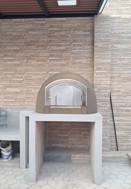 Horno de barro en acabado natural